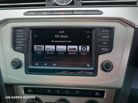 2017 Volkswagen Passat - photo 17