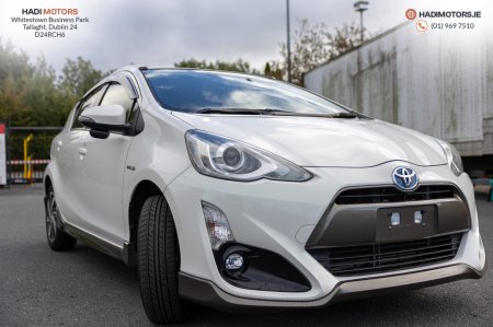 2015 Toyota Aqua - photo 2