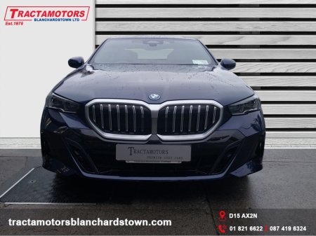 2025 BMW 5-Series - photo 10