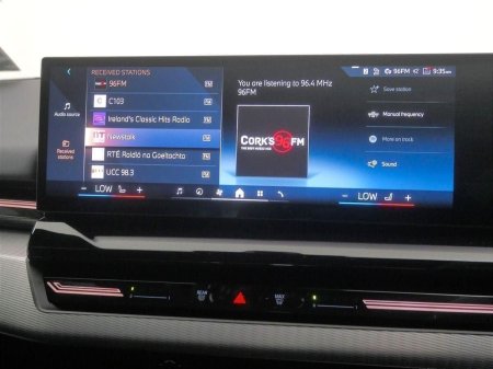 2025 BMW 5-Series - photo 22