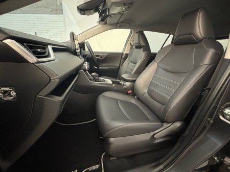 2025 Toyota RAV4 - photo 6