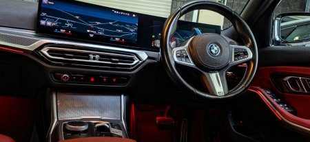 2024 BMW 3-Series - photo 18