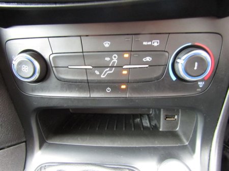 2017 Ford Focus - photo 16