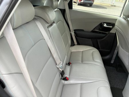 2020 Kia Niro - photo 7