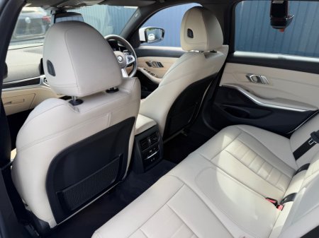 2022 BMW 3-Series - photo 40