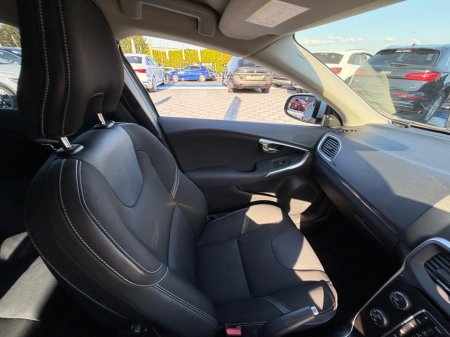 2019 Volvo V40 - photo 28