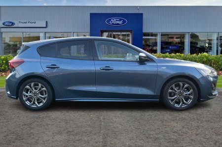 2025 Ford Focus - photo 3