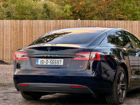 2015 Tesla Model S - photo 23