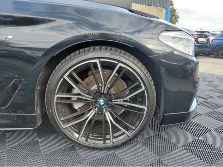2020 BMW 5-Series - photo 2