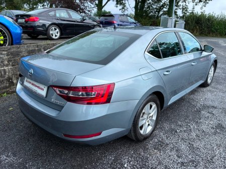 2017 Skoda Superb - photo 2