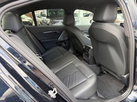 2025 BMW 5-Series - photo 10