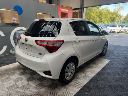 2019 Toyota Vitz - photo 3