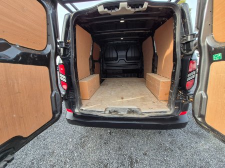 2025 Ford Transit Custom - photo 15
