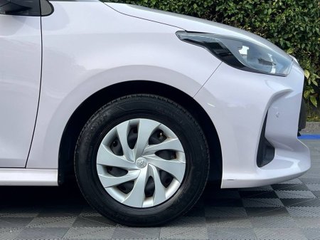 2021 Toyota Yaris - photo 9