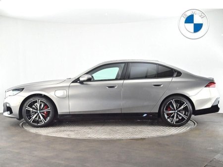 2026 BMW 5-Series - photo 3