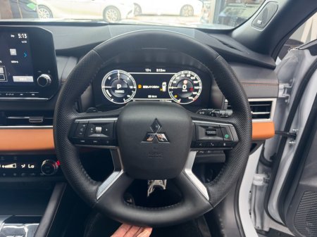 2024 Mitsubishi Outlander - photo 10