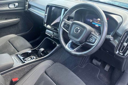 2025 Volvo XC40 - photo 9