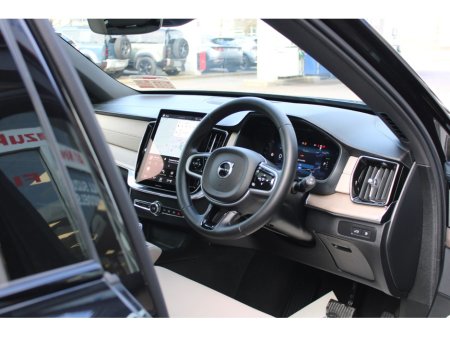 2025 Volvo XC90 - photo 2