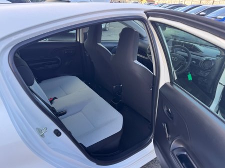 2021 Toyota Aqua - photo 9