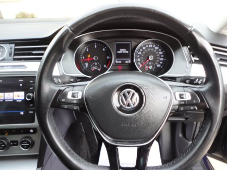 2019 Volkswagen Passat - photo 9