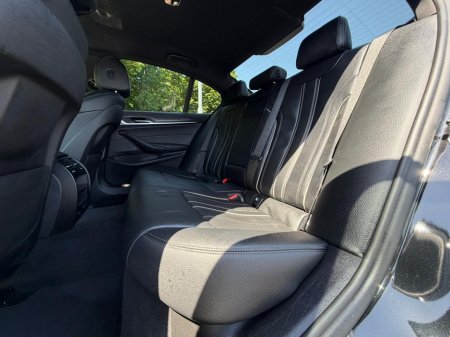2021 BMW 5-Series - photo 23