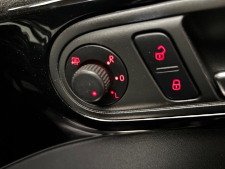 2012 Volkswagen Beetle - photo 12