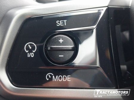 2025 BMW 5-Series - photo 27