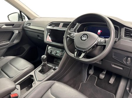 2020 Volkswagen Tiguan - photo 6
