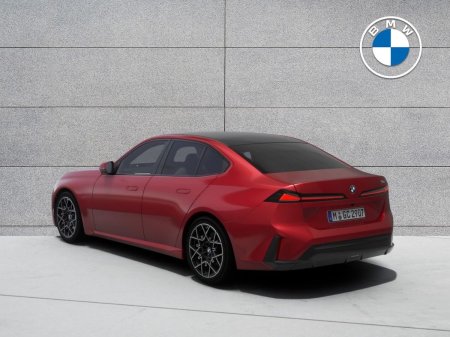 2027 BMW 3-Series - photo 2