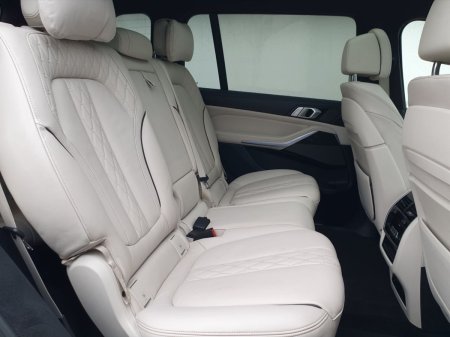 2021 BMW X7 - photo 11