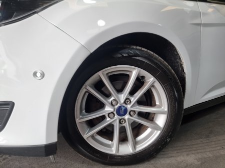 2015 Ford Focus - photo 4