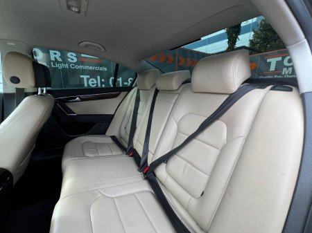 2011 Volkswagen Passat - photo 12