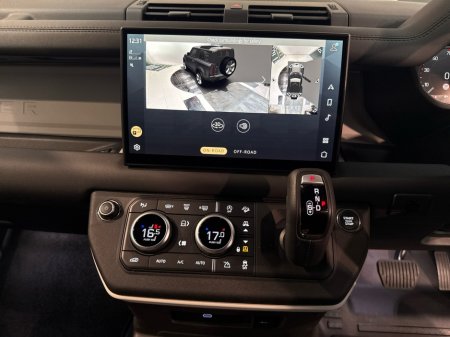 2025 Land Rover Defender - photo 18