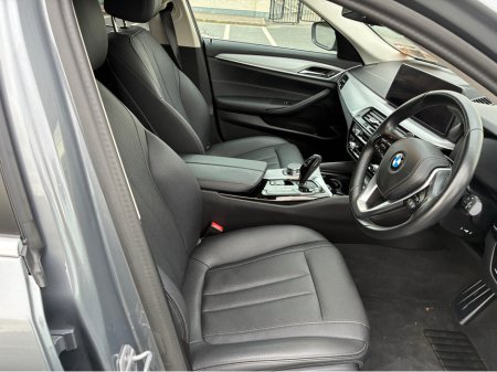 2023 BMW 5-Series - photo 15