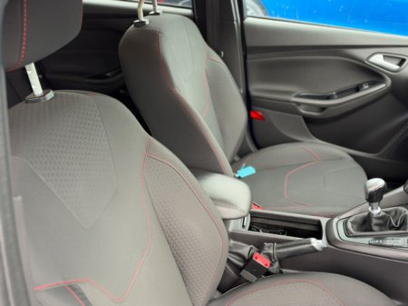 2016 Ford Focus - photo 11