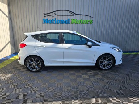 2018 Ford Fiesta - photo 2