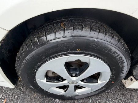 2015 Toyota Prius - photo 9
