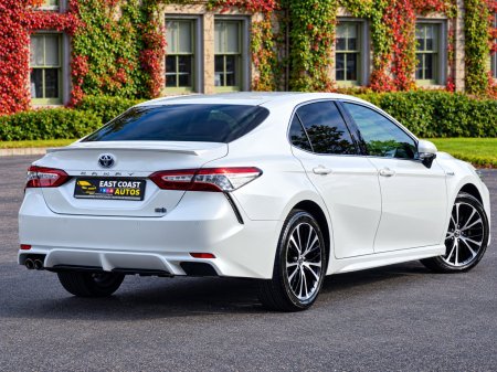 2019 Toyota Camry - photo 2