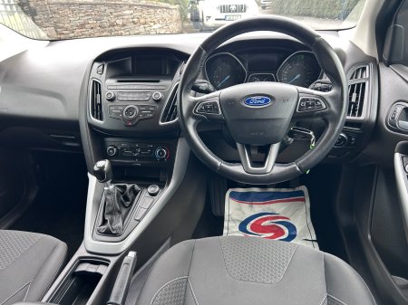 2016 Ford Focus - photo 22