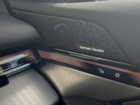 2026 BMW 5-Series - photo 24