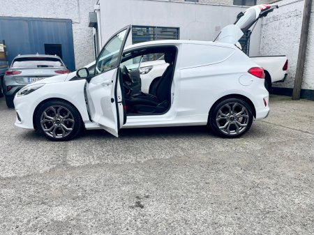 2022 Ford Fiesta - photo 22