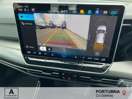 2025 Volkswagen Golf - photo 9