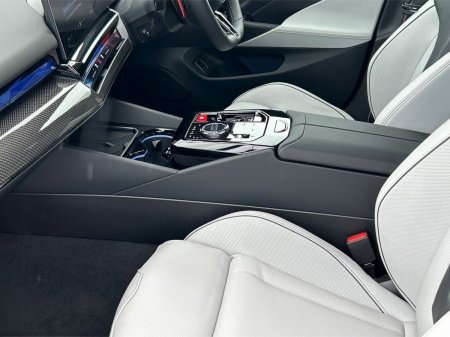 2026 BMW M5 - photo 7
