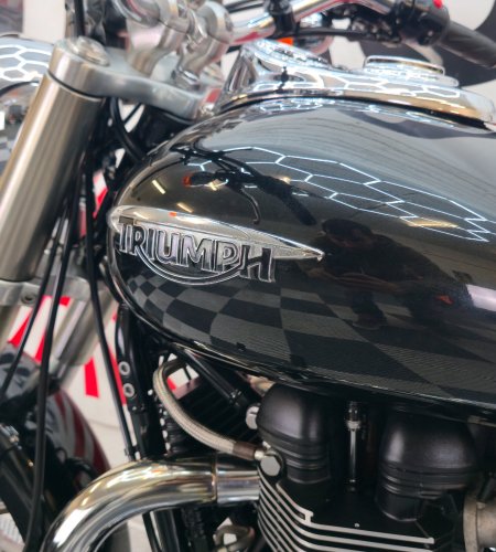 2010 Triumph Bonneville - photo 34