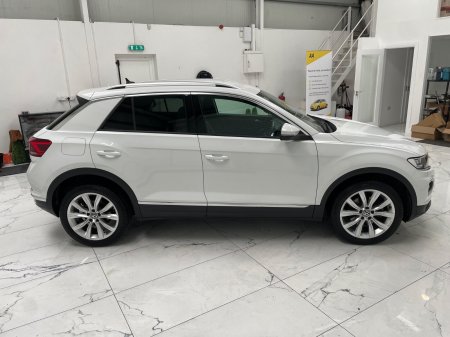 2022 Volkswagen T-Roc - photo 2