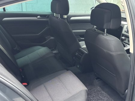 2017 Volkswagen Passat - photo 11