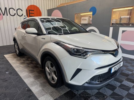 2019 Toyota C-HR 2019 TOYOTA C-HR S LED PACKAGE HYBRID AUTOMATIC 1.8/ PARKING CAMERA/ PADDLE SHIFTERS AND MORE
