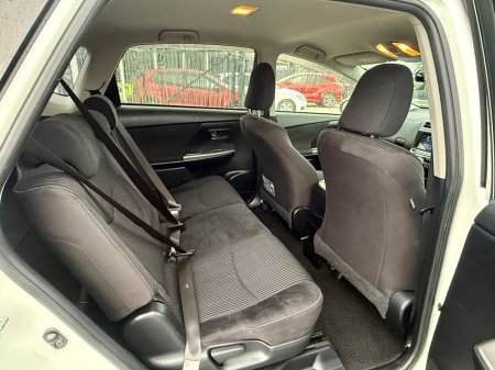 2015 Toyota Prius - photo 12