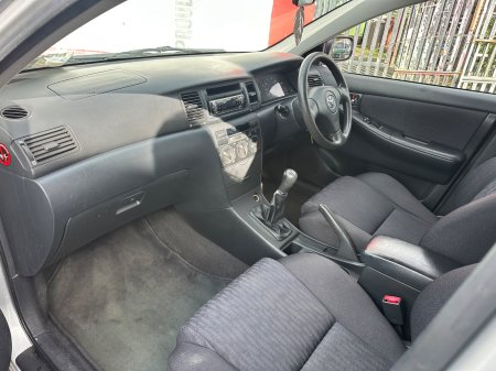2004 Toyota Corolla - photo 27