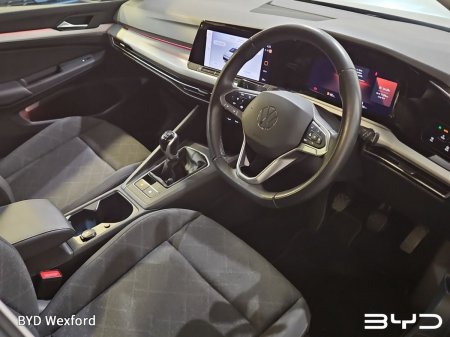 2024 Volkswagen Golf - photo 8